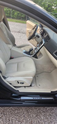image 4 of interior