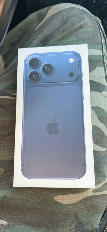 iPhone 17 Pro Max 256GB Deep Blue, Factory Unlocked Sealed