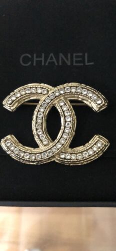 CHANEL BROOCH AUTHENTIC