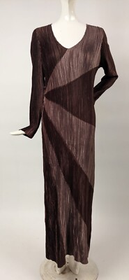 VINTAGE 1990 S DENSE PLEATED LONG DRESS W RADIATING PATTERN