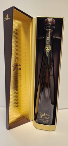Don Julio 1942 750ml ギフトボックス付き Don Julio 1942 Tequila Anejo Collectors Box Set With 750ml
