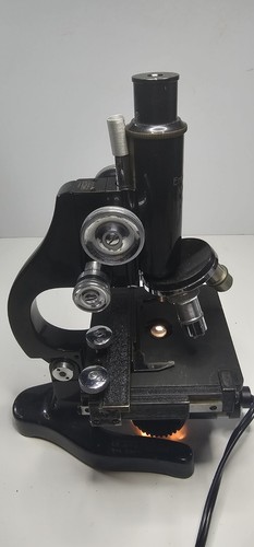 Vintage Ernst Leitz Wetzlar Microscope W/ Light 301747 | eBay