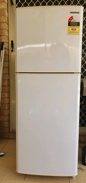 200 ltr fridge wattage