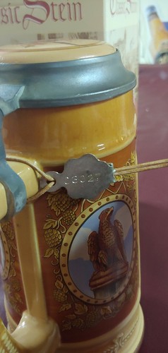 ANHEUSER BUSCH BUDWEISER STEIN 1988 Classic Edition #1lidded