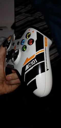 Microsoft Xbox One S Gears of War 4 Limited Edition Bundle 2TB Crimson Red