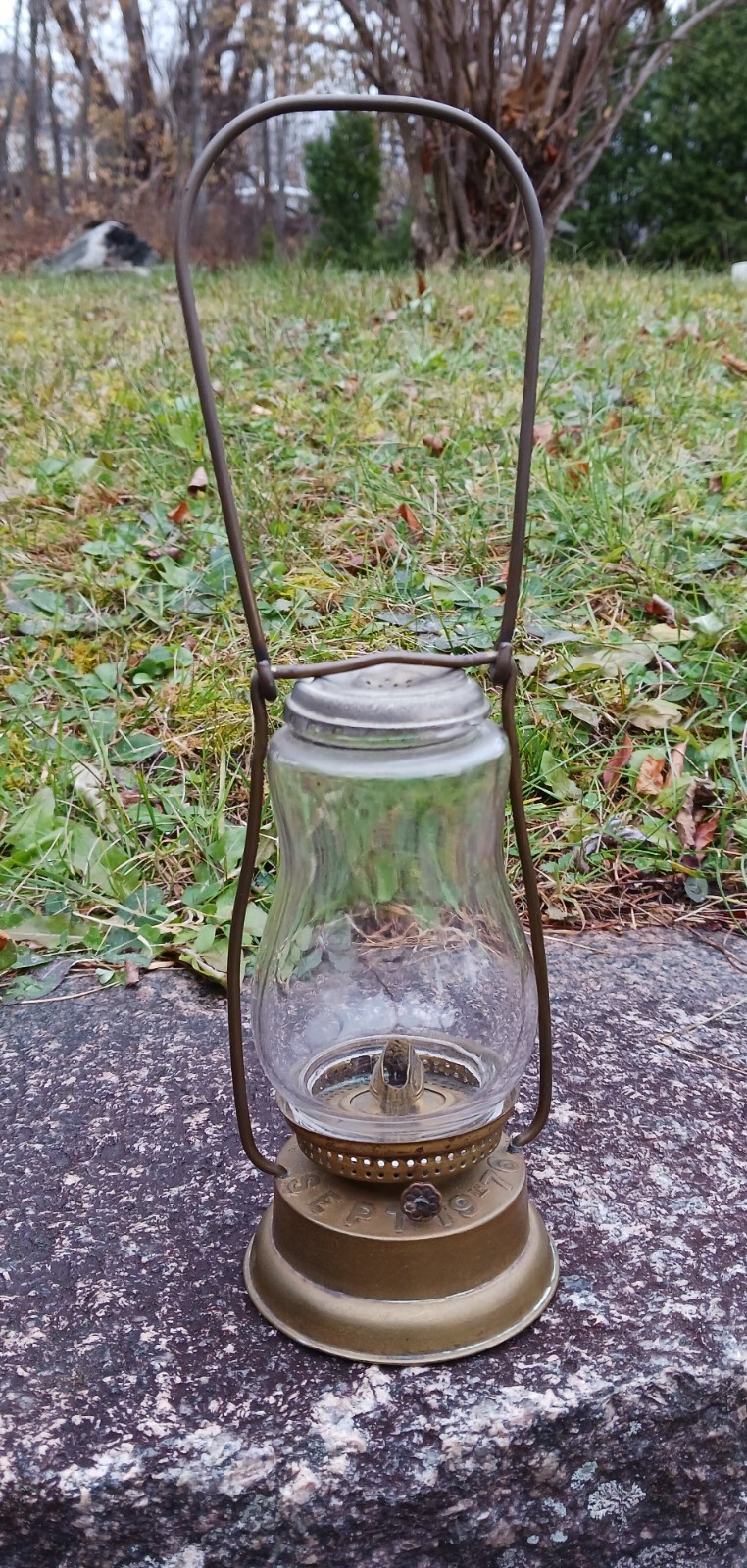 ANTIQUE BRASS BOY SKATERS OIL LANTERN 1876 ICE SKATING LAMP ANTIQUE BRASS BOY SKATERS OIL LANTERN 1876 ICE SKATING LAMP