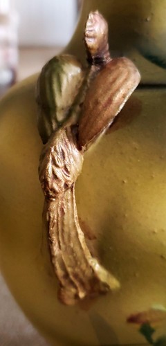 CA 1850 STAFFORDSHIRE HAND PAINTED VASE WITH PHEASANT HANDLES & DAFFODILS