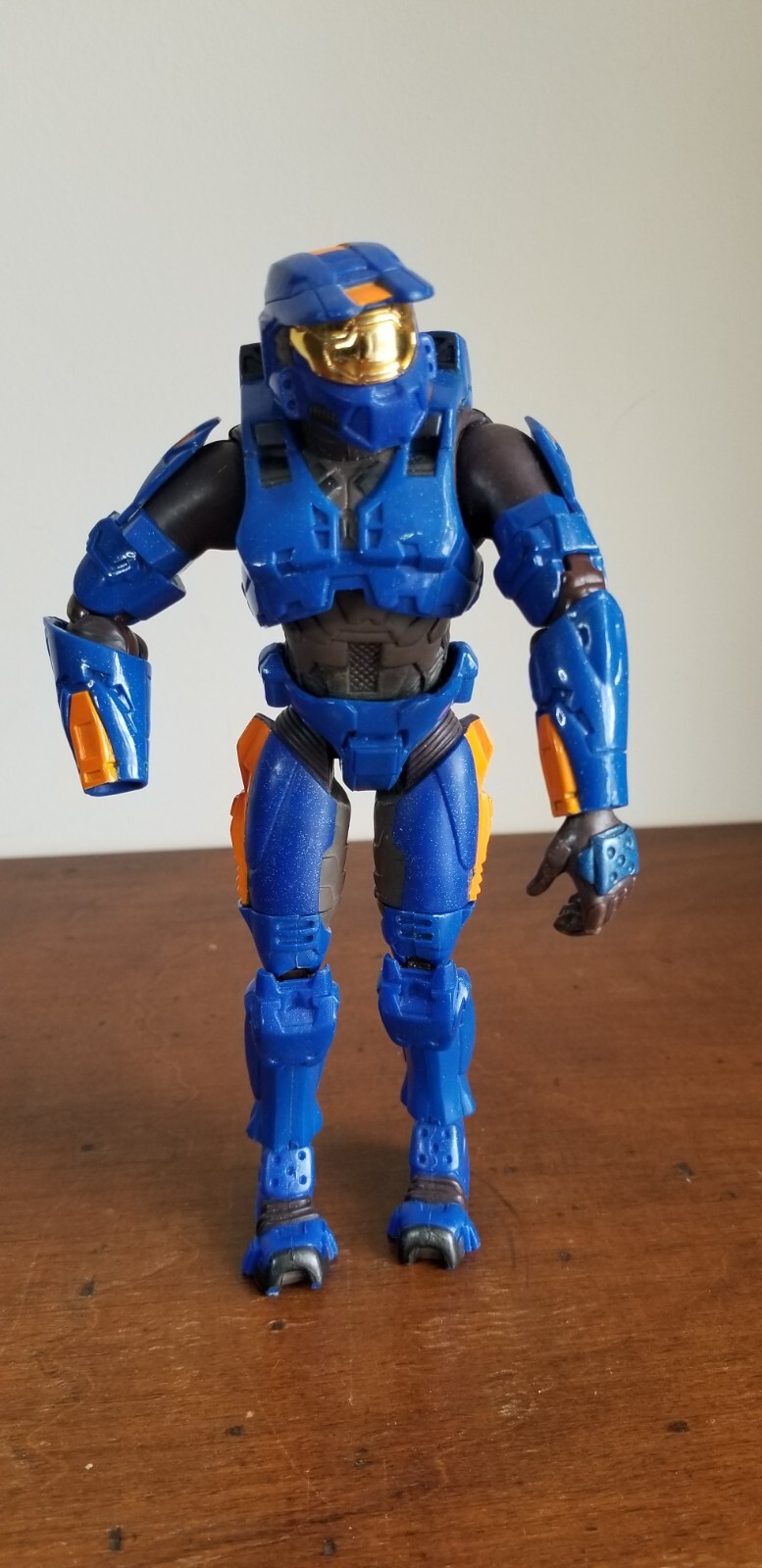 Halo 2 Blue Spartan Master Chief Blue w orange under 2004 | eBay