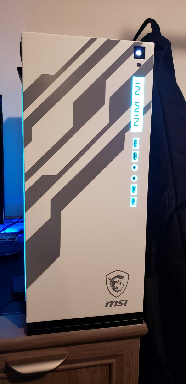 Custom Gaming Computer (GTX 1080, I5-8600k, 16gb ram)