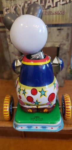 ~ Tin Litho Wind Up PANDA Drummer  304 MS565
