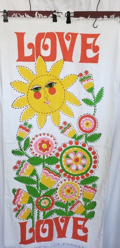 Vintage 1970s MCM Flower Sun Beach Towel Kitsch