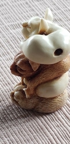 Harmony Kingdom Cats Ladies In Waiting very nice