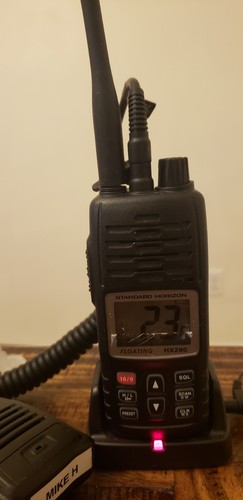 Standard Horizon HX870 Floating 6w Handheld VHF With Internal GPS