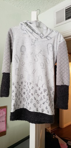 Lanoosh Armenian Alphabet sweater For Kids XS