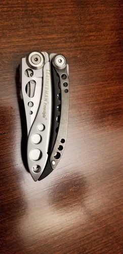 LEATHERMAN FREESTYLE KEY CHAIN MULTI-TOOL VERY GOOD CONDITION  pocket or purse