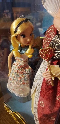 Disney Fairytale Designer Limited Edition Doll Alice & The Red Queen, Gift Bag
