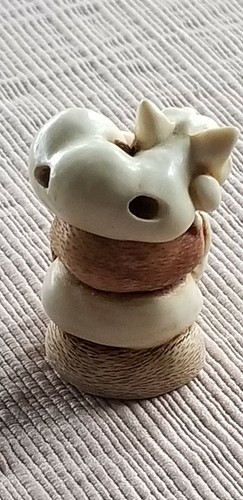 Harmony Kingdom Cats Ladies In Waiting very nice