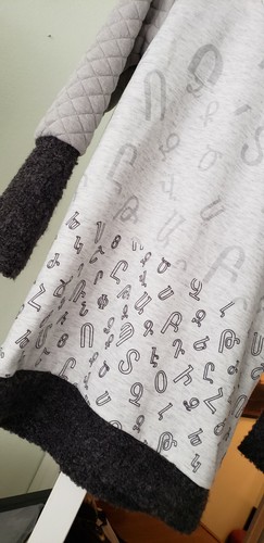 Lanoosh Armenian Alphabet sweater For Kids XS