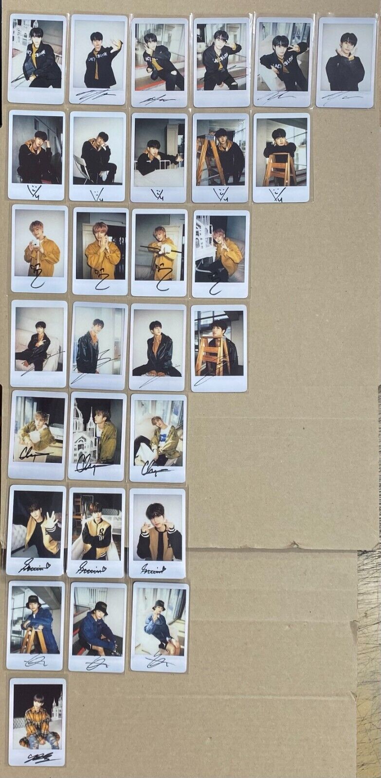 STRAY KIDS World Tour District 9 : Unlock OFFICIAL POLAROID STRAY KIDS World Tour District 9 : Unlock OFFICIAL POLAROID