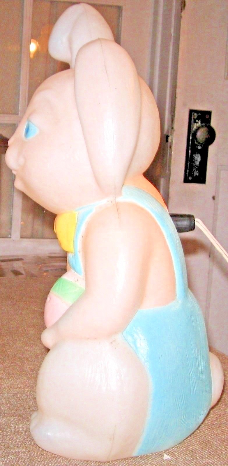 VINTAGE EASTER BUNNY RABBIT BLOW MOLD LIGHT HOLIDAY YARD DECOR 2 EASTER EGGS