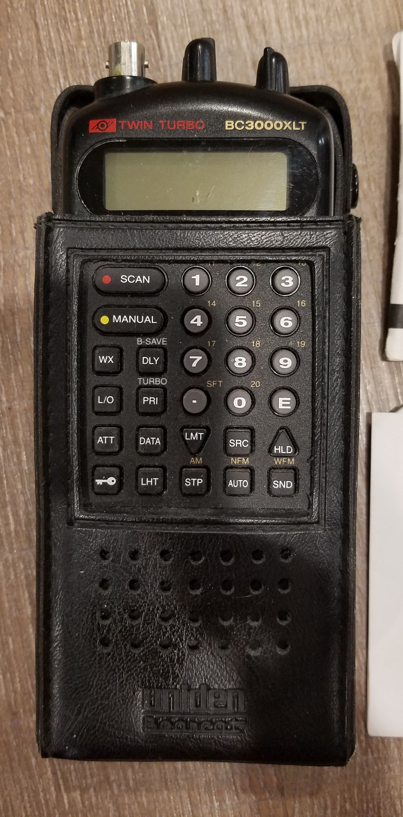 UNIDEN BearCat BC3000XLT Scanner 400 ch Handheld Radio Police Fire Belt Holster