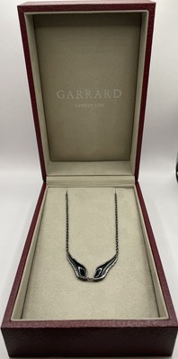 Garrard 18ct gold wing pendant