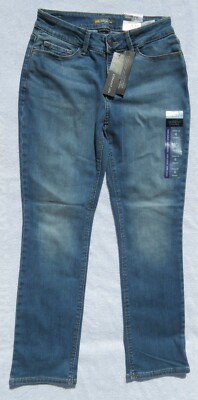  LEE Womens Secretly Shapes Regular Fit Straight Leg Jean True Casanova 6 Short