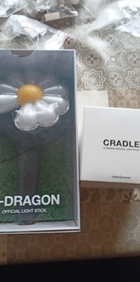 G-DRAGON Ubermensch Official Light Stick + Photocard + Light