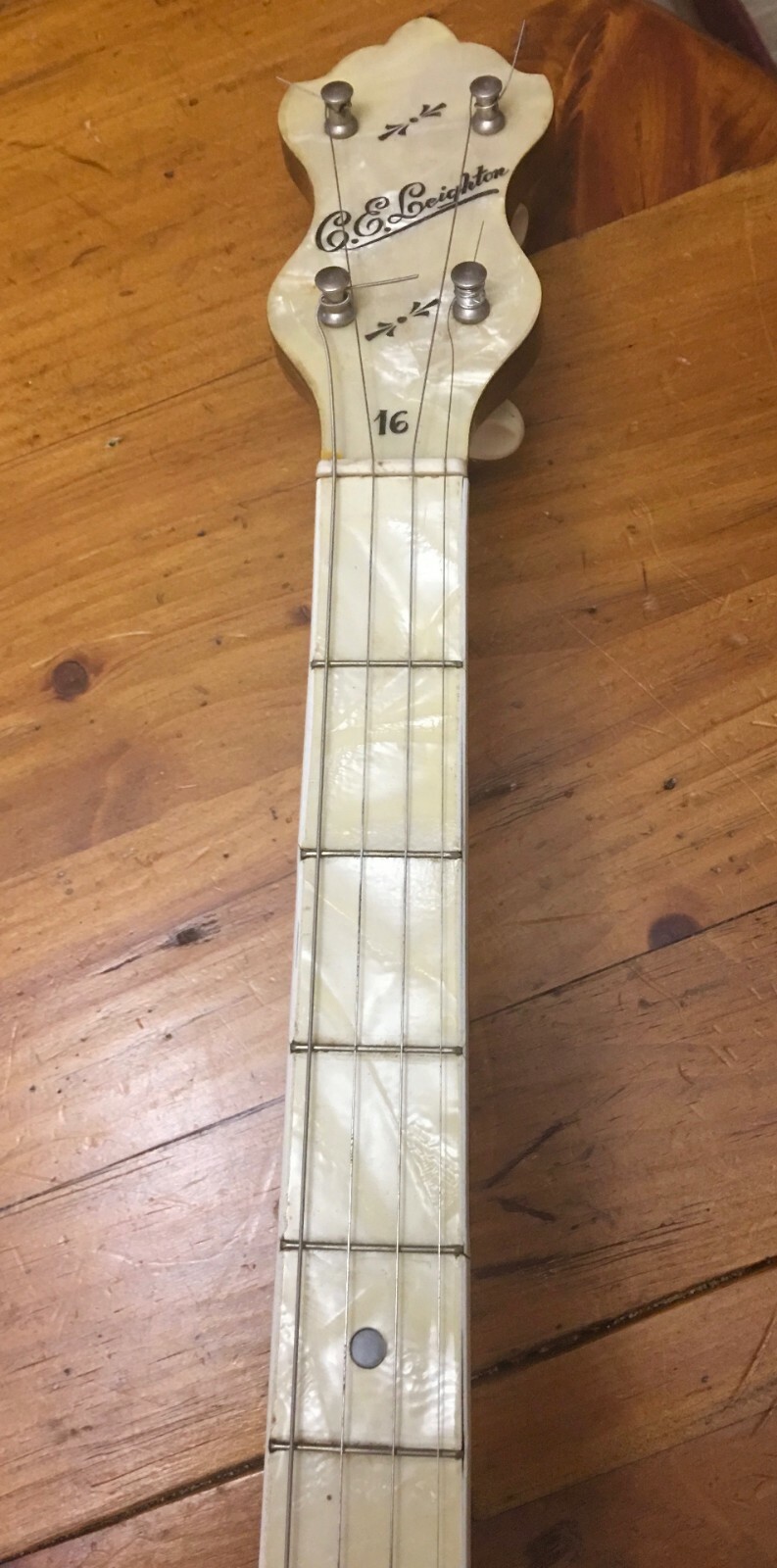 VINTAGE C.E. LEIGHTON 4 STRING BANJO WITH CASE