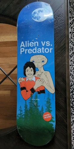 EXTREMELY RARE Skate Mental “Alien VS Predator” Skateboard Deck ET MJの