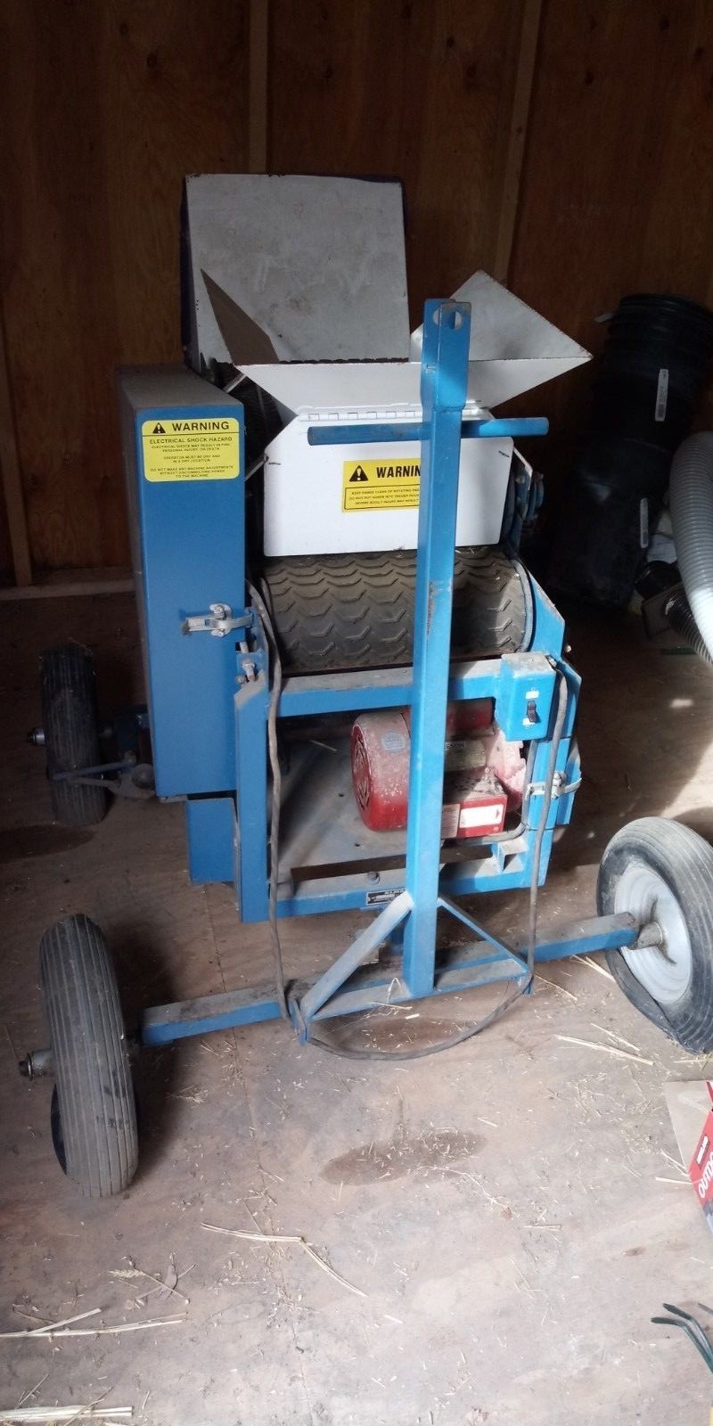 Almaco BT-14 Belt Thresher