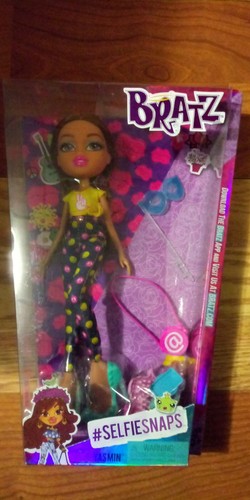 Bratz SelfieSnaps Doll - Yasmin
