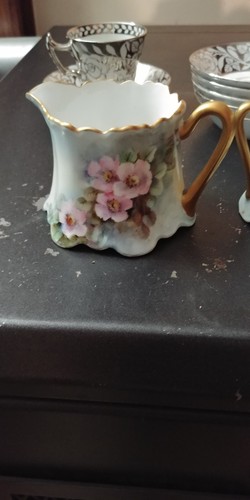 STUNNING BAVARIAN HAND PAINTED CREAMER AND COVERED SUGAR WITH HEAVY GOLD& ROSES