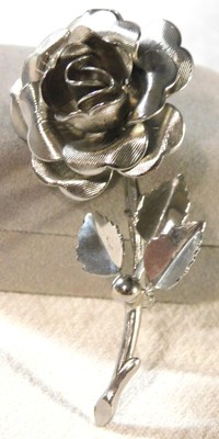 Vintage Retro Silver Tone Long Stem Rose Flower Brooch Pin Pre-Owned