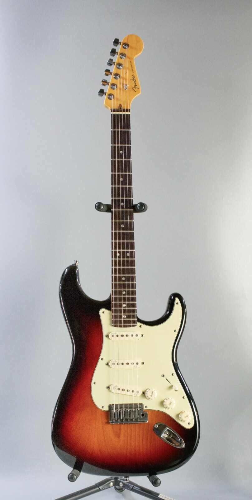 MA5) Fender American Deluxe Stratocaster Right Handed 6