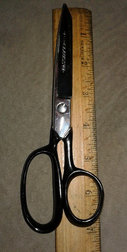 Vintage Clauss Scissors No. 3217 in original package. Great Shape