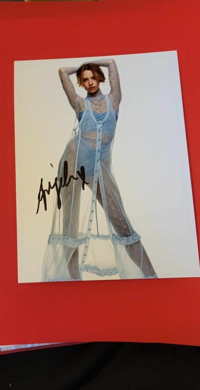 Autographe Chanteuse Angele