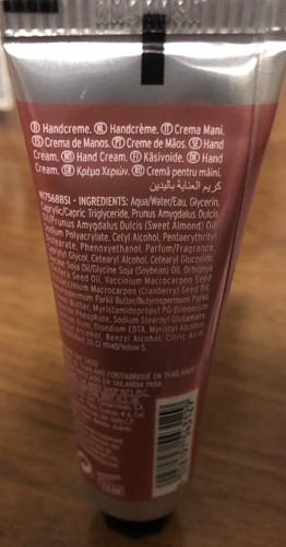 THE BODY SHOP Hand Cream. Frosted Berries