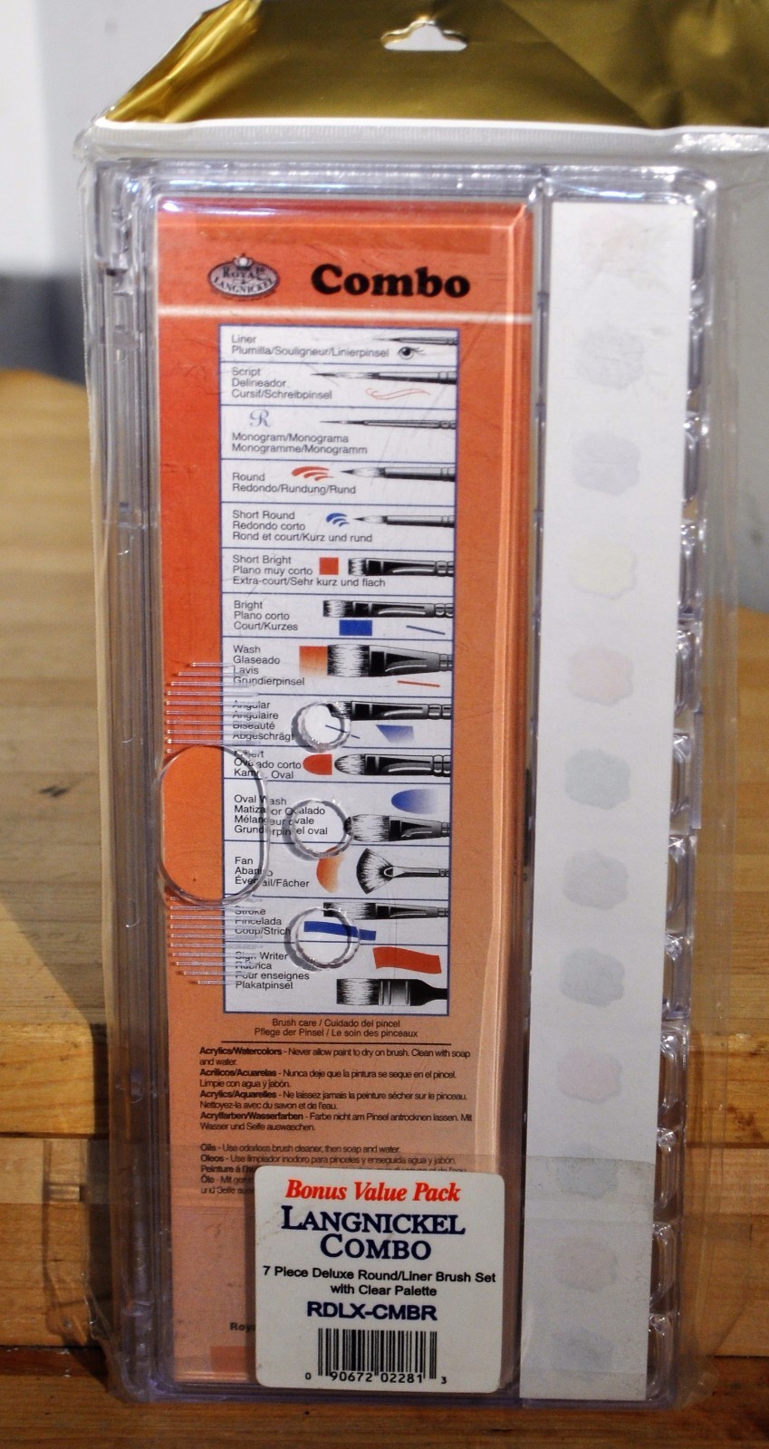 Royal Langnickel 7Pc Deluxe Round/Liner Brush Set W/ Clear Palette Combo