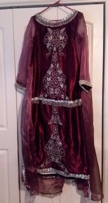 Women's S/M Custom Mardi Court Dress With Head Piece & Accessories 