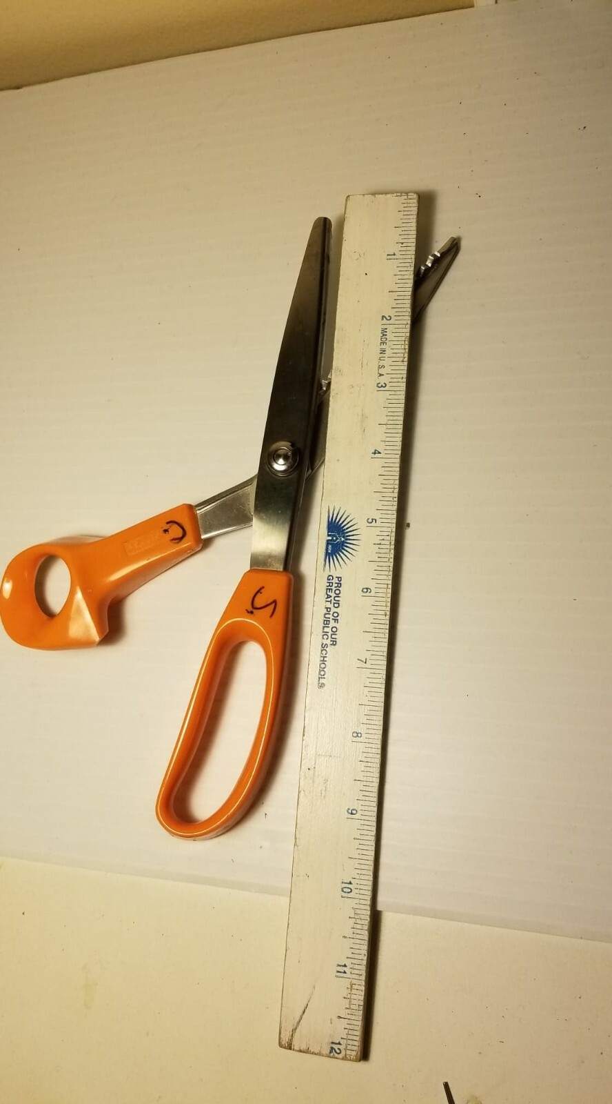Vintage Fiskars Stainless Pinking Shears Sewing Scissors USA +/- 9