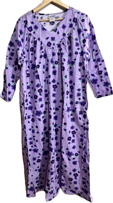 Cozee Corner Medium Petite Purple Pansy Floral Flannel Nightgown 10P-12P Pockets