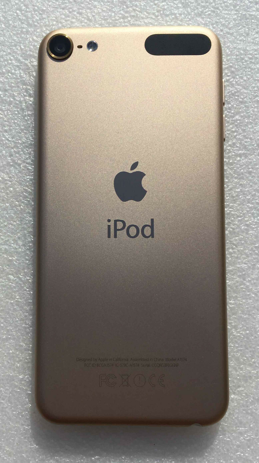 Apple iPod touch 6th Generation Gold (64 GB)