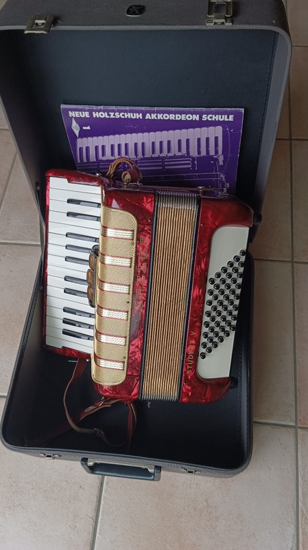 Hohner Student V Akkordeon, Ot