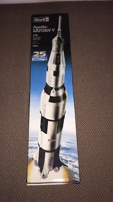 Revell Apollo 11 1:96 Saturn V Rocket Kit 04805 1994 25th Anniversary Model 