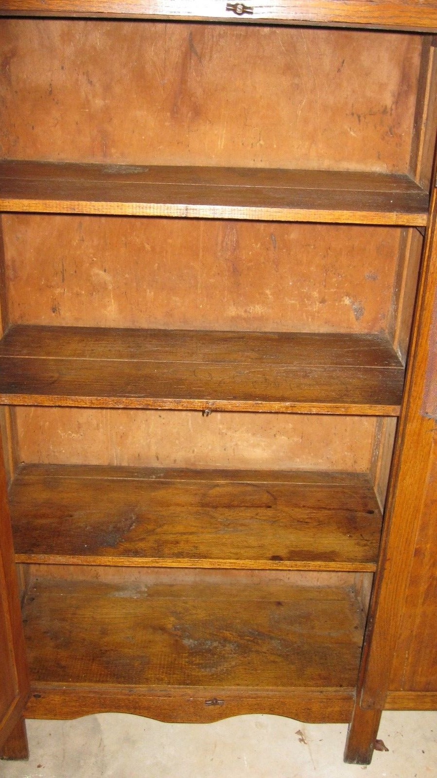 ANTIQUE WOODEN PIE SAFE