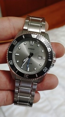 だ*ず様 CASIO MDV-107D-8AV WR 200M シルバー ダイヤ Casio MDV107D-8AV Men's Gray Duro 200M Watch Diver Modern