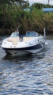 2006 Chaparrel Suesta 254 Deck Boat