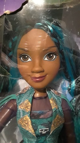 Disney Descendants 2 Isle of the Lost Uma 28” Doll NEW MOVIE COMES OUT MID 2019