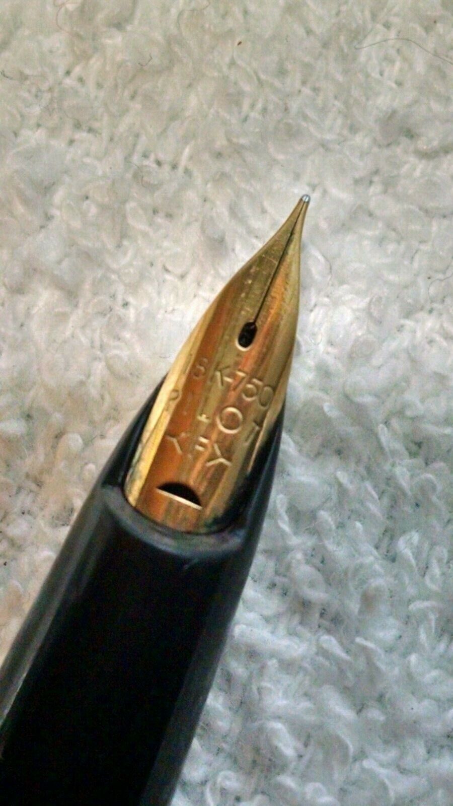 PILOT ELITE VINTAGE FOUNTAIN PEN BLACK WITH 18K 750 GOLD PILOT ELITE VINTAGE FOUNTAIN PEN BLACK WITH 18K 750 GOLD